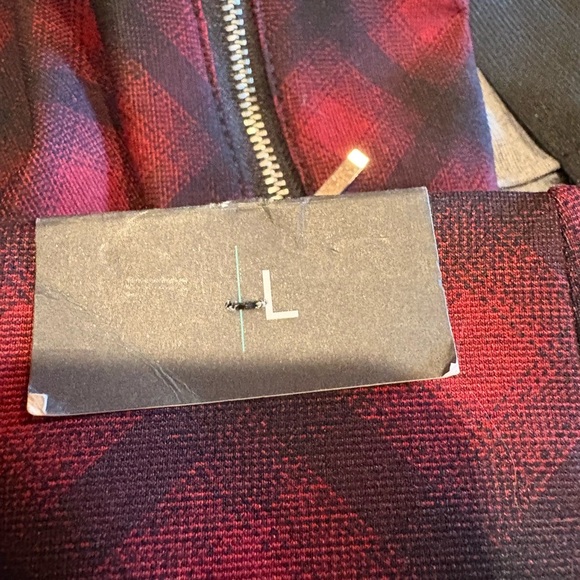 Maurice’s Red Buffalo Plaid Ponte Skirt women’s L
NWT - Picture 5 of 10